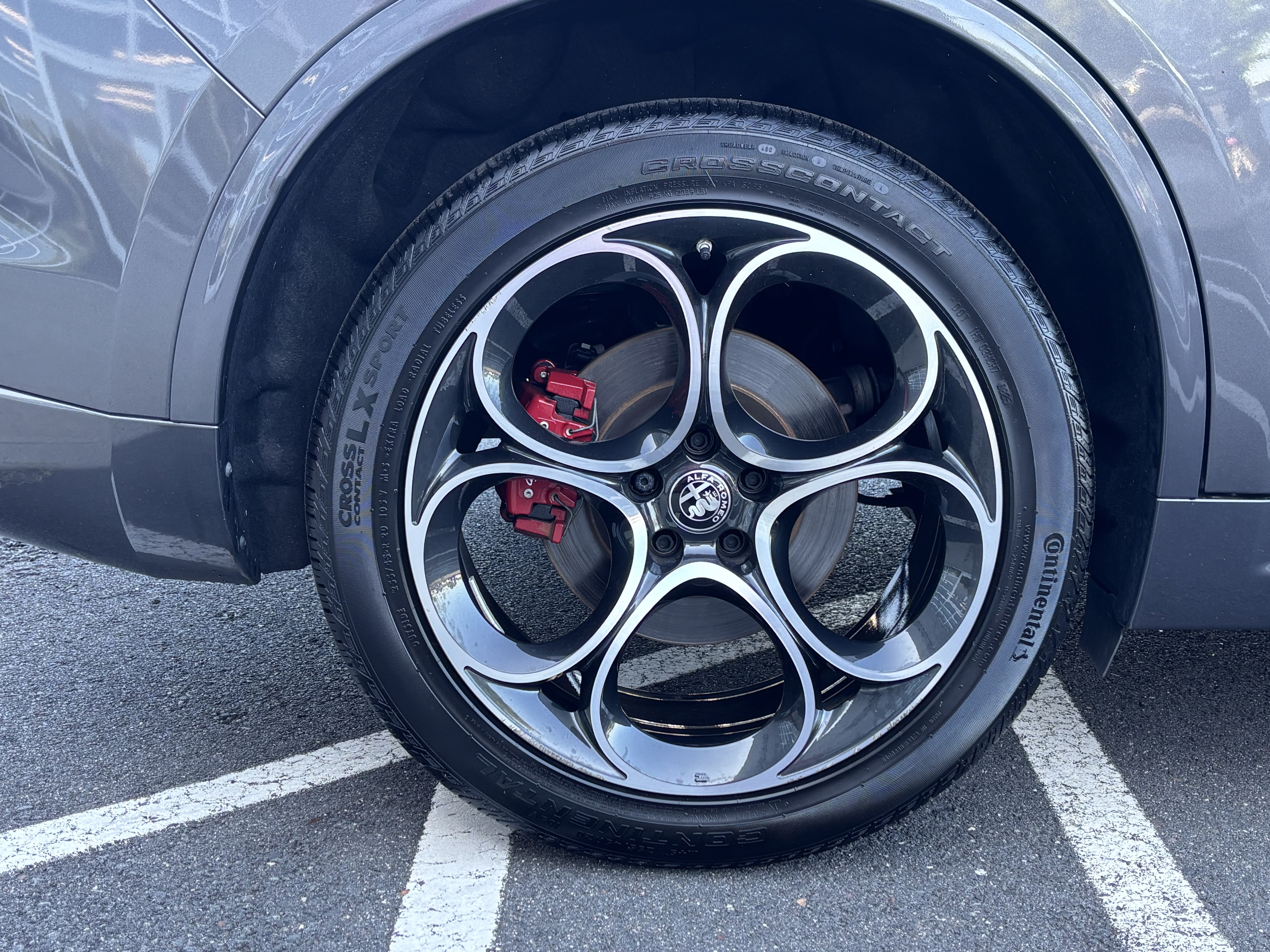 Certified 2023 Alfa Romeo Stelvio Veloce AWD/4WD image 17