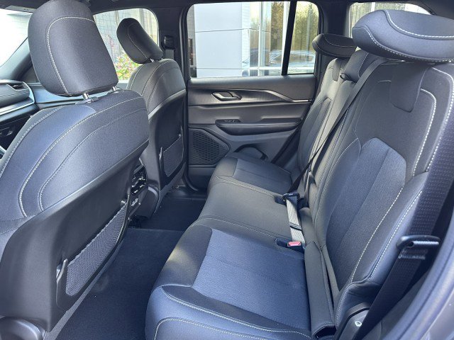 New 2025 Jeep Grand Cherokee Laredo X w/ Luxury Tech Group I image 15