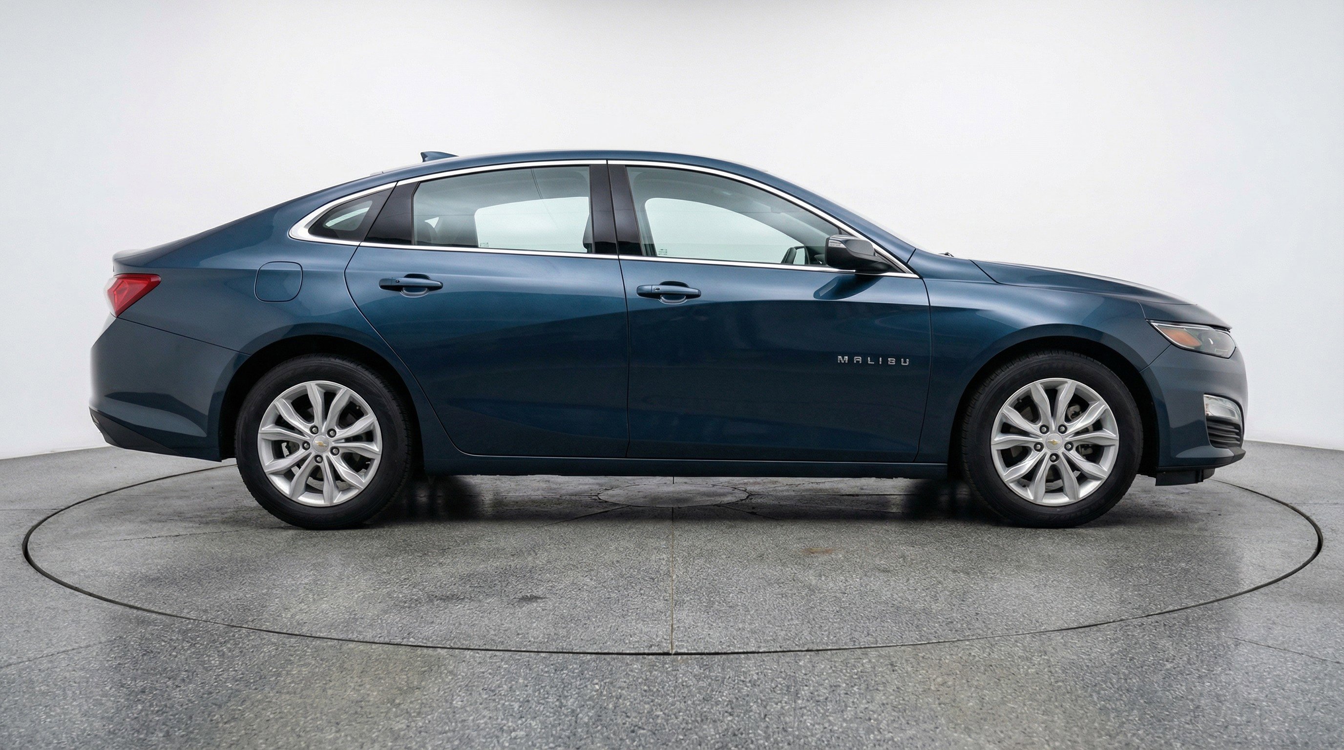 Used 2024 Chevrolet Malibu LT image 11