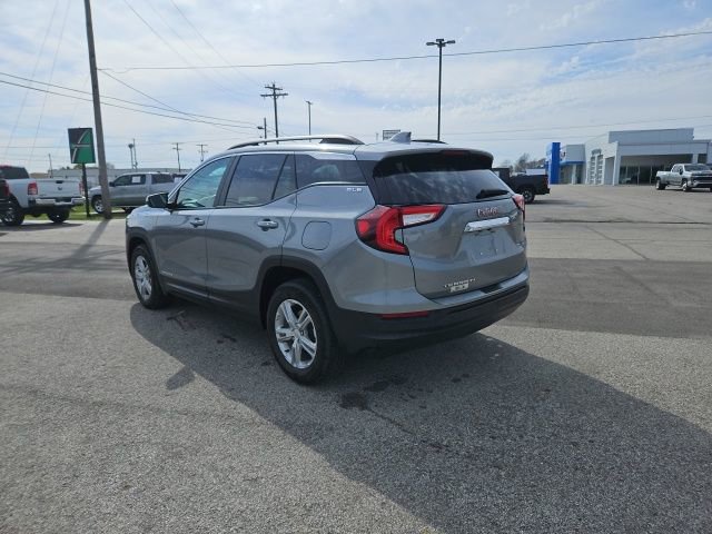 Used 2023 GMC Terrain SLE w/ Driver Convenience Package image 8