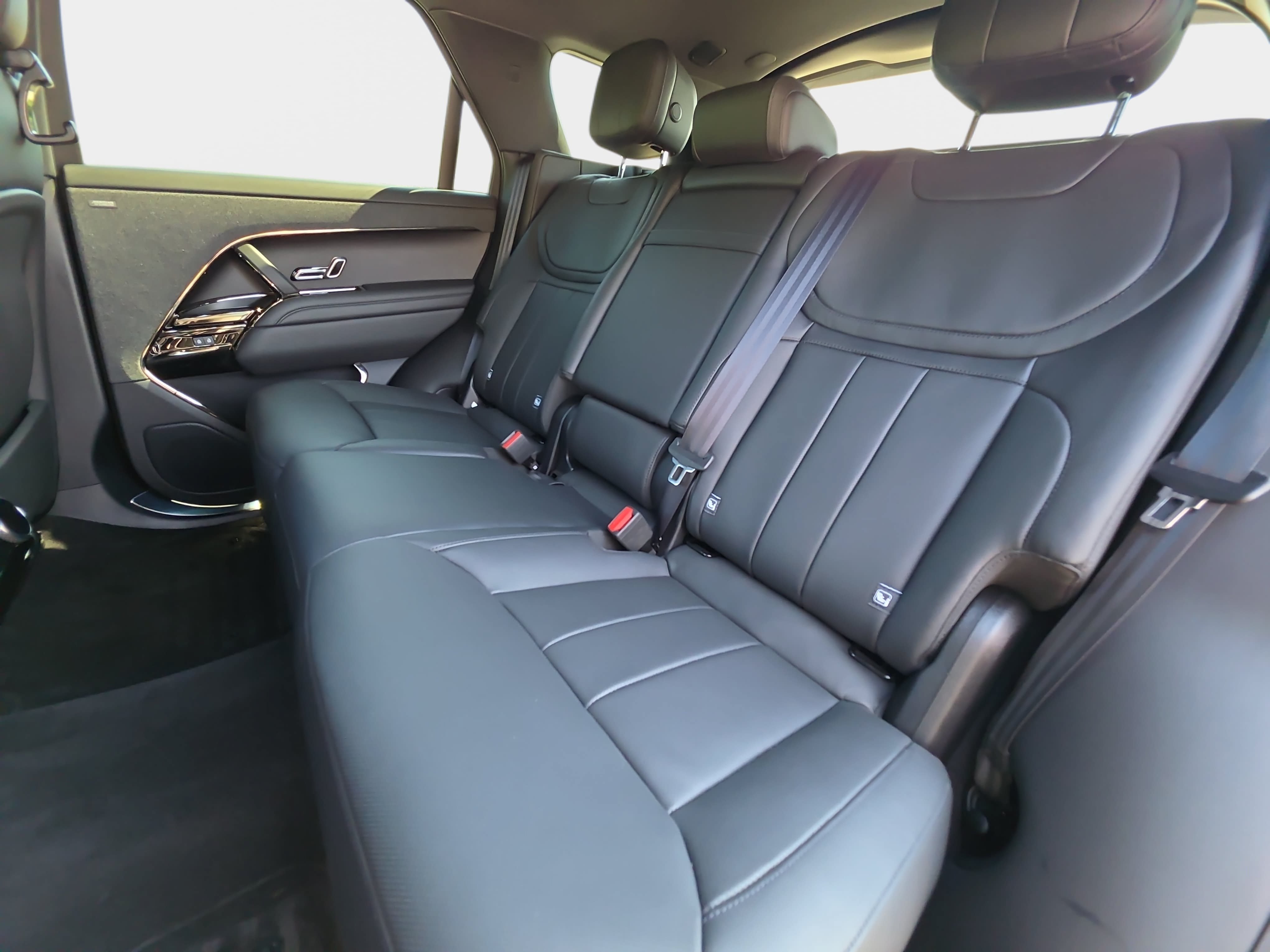 Certified 2025 Land Rover Range Rover Sport SE AWD/4WD image 14