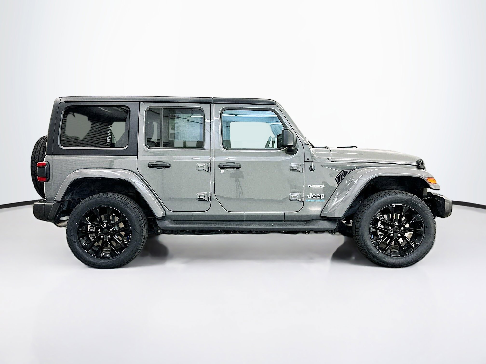 Used 2023 Jeep Wrangler Sahara w/ Cold Weather Group image 10