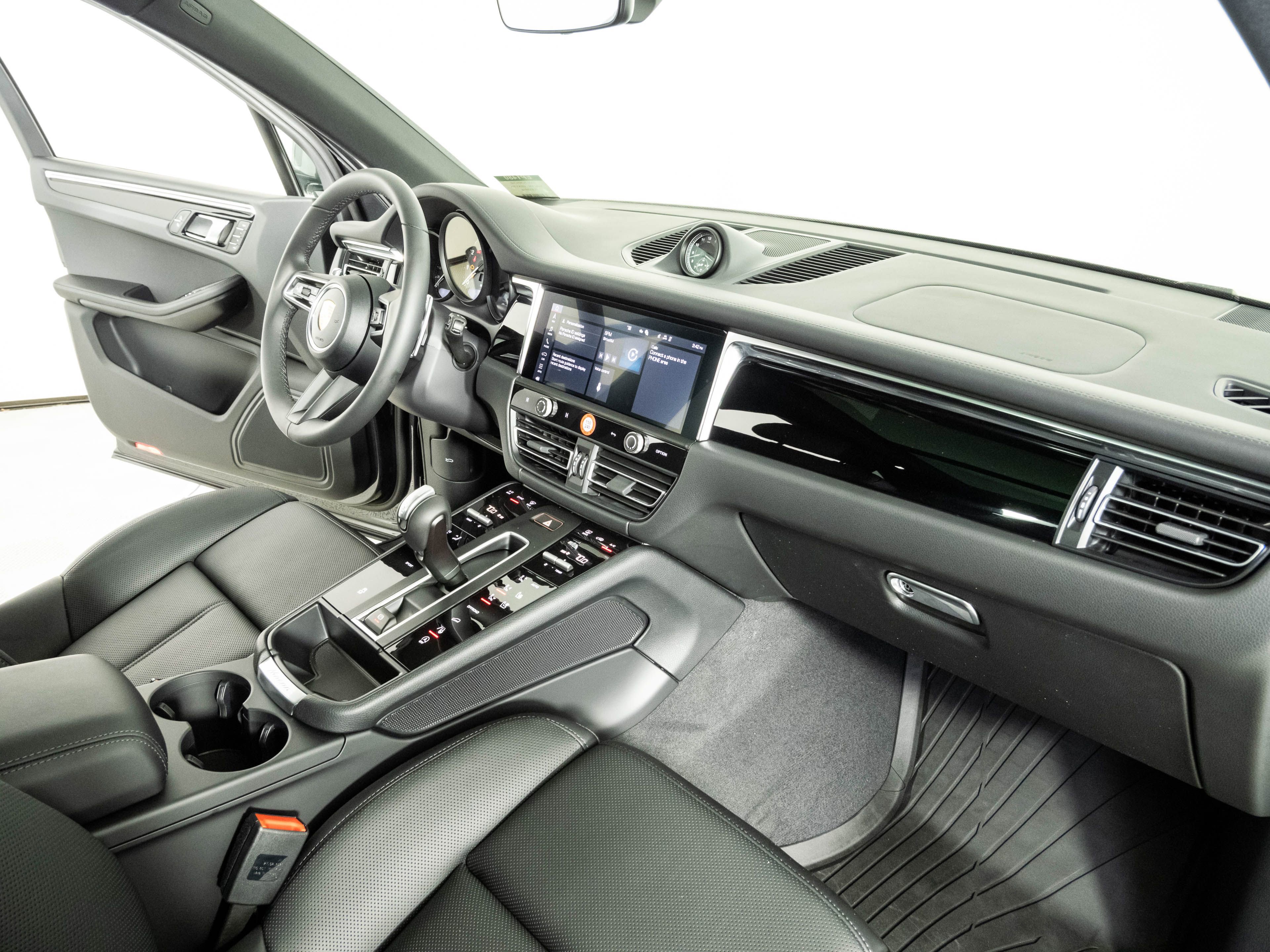 New 2026 Porsche Macan AWD/4WD image 25