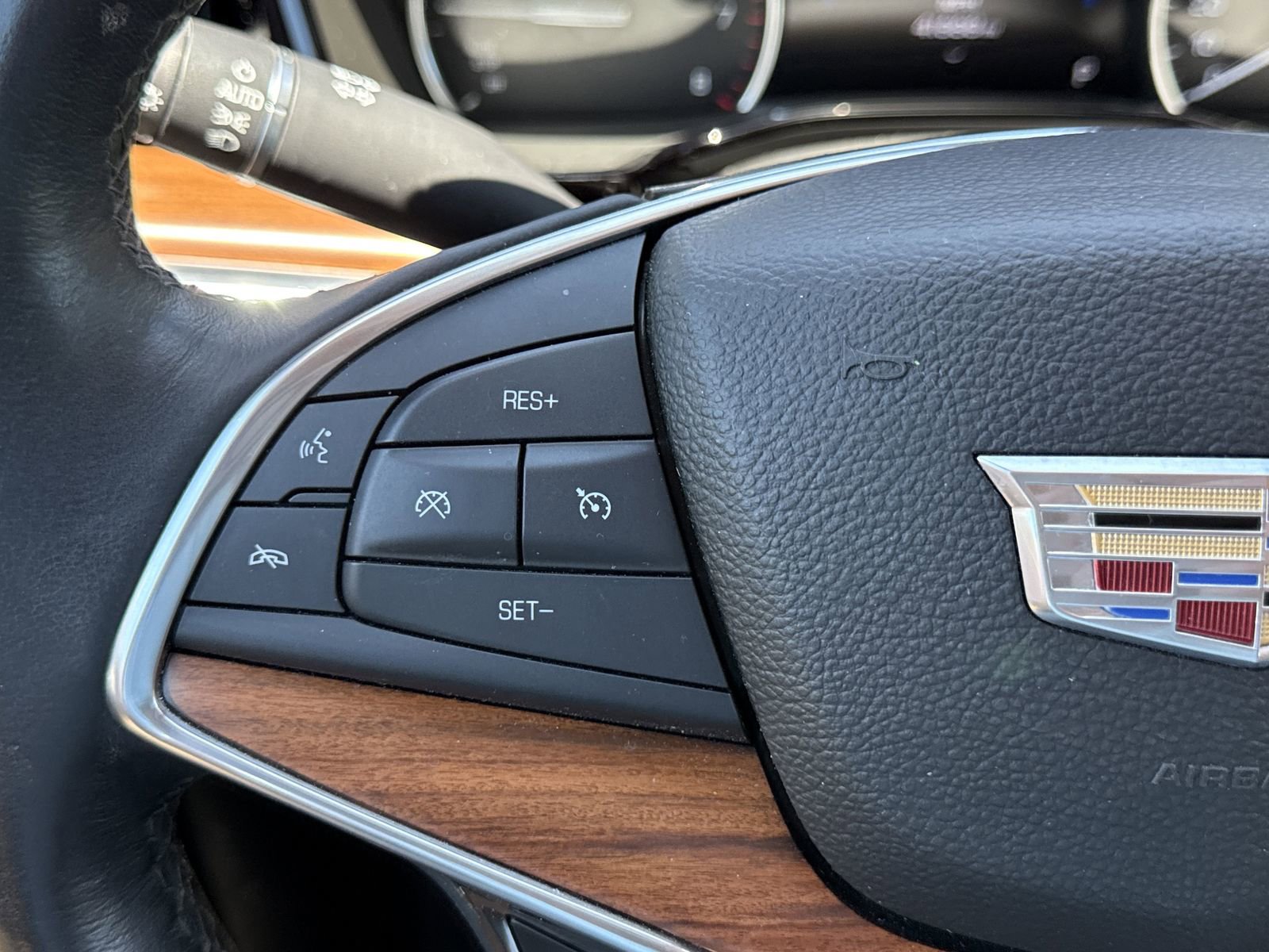 Used 2017 Cadillac XT5 Platinum w/ Driver Assist Package AWD/4WD image 24