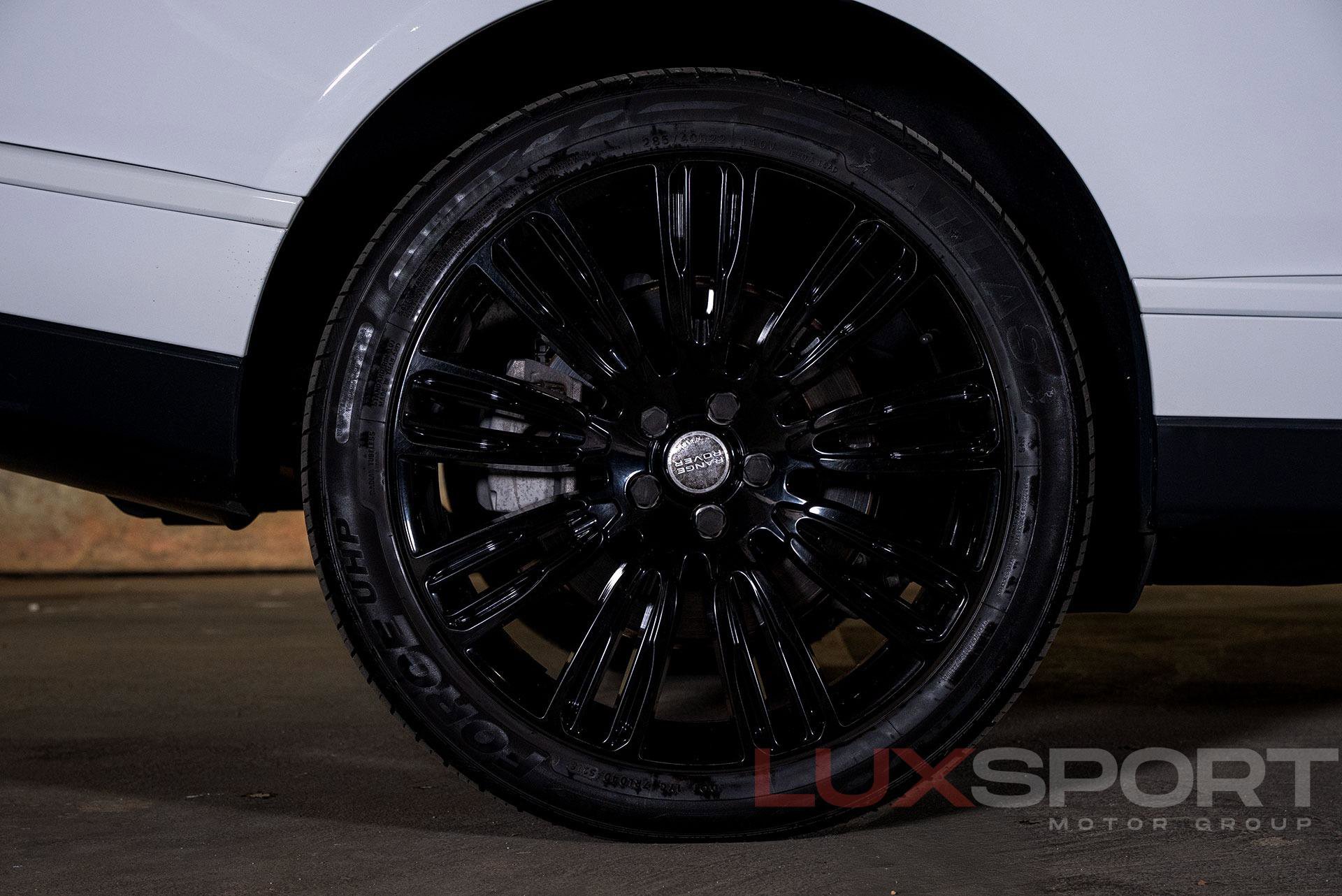 Used 2019 Land Rover Range Rover HSE image 14