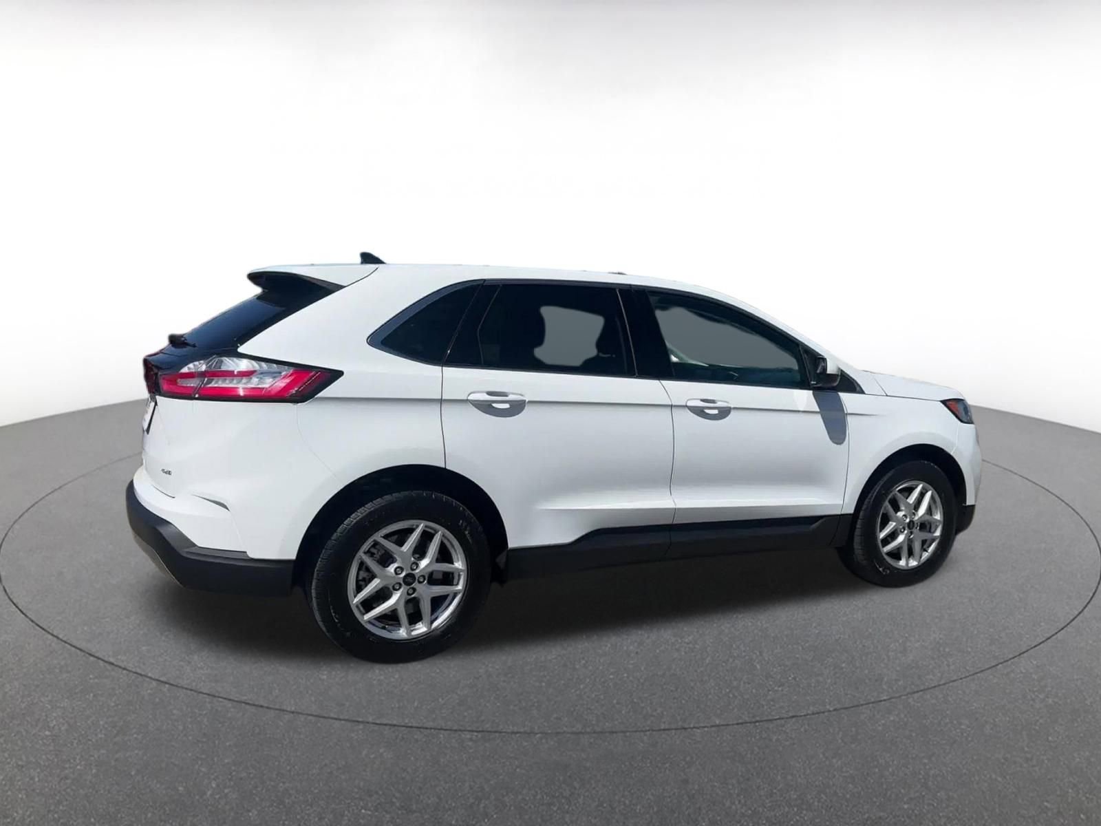 Used 2024 Ford Edge SEL image 15