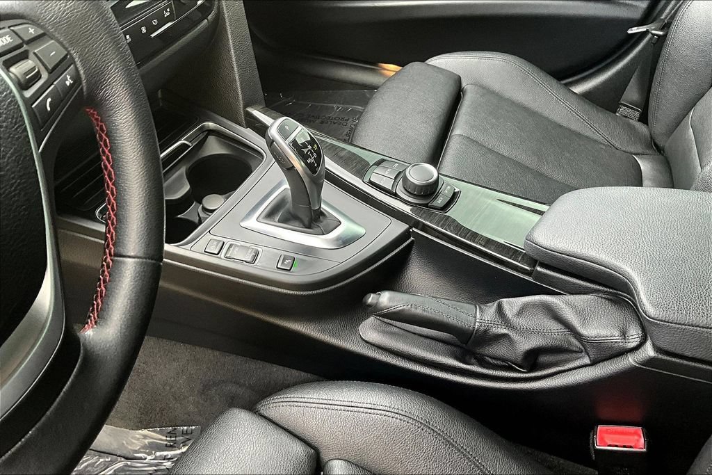 Used 2018 BMW 330i Sedan RWD image 16