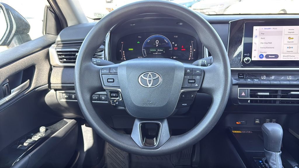 Used 2025 Toyota Camry LE image 19