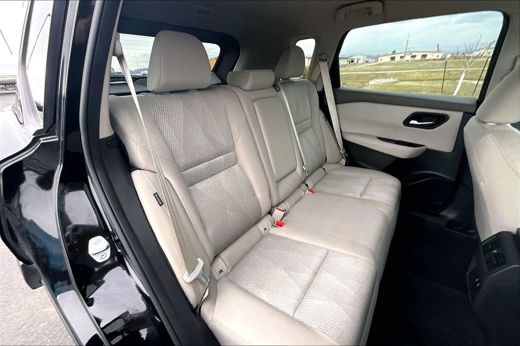 Used 2025 Nissan Rogue SV AWD/4WD image 27