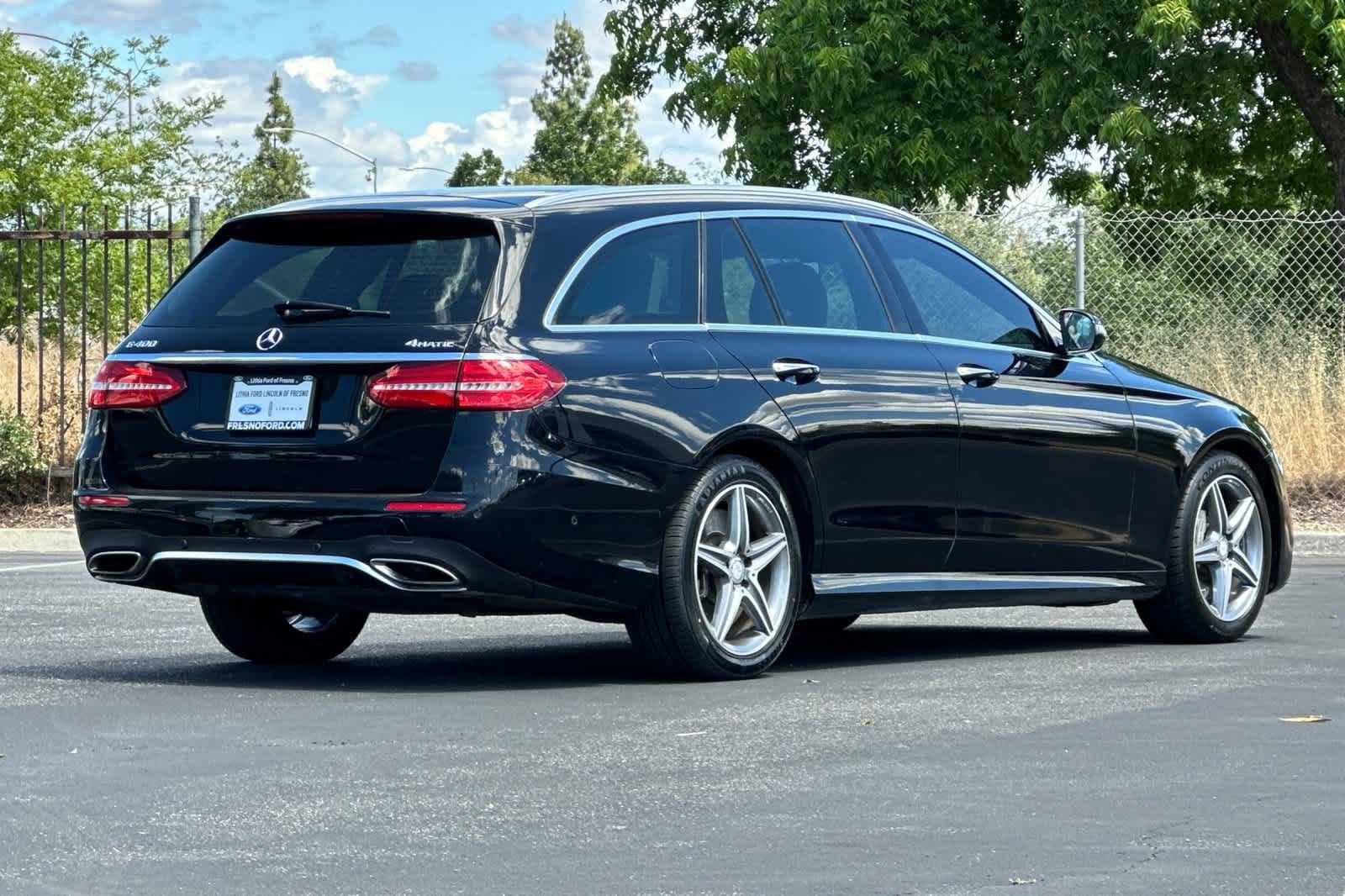 Used 2017 Mercedes-Benz E 400 4MATIC Wagon image 2