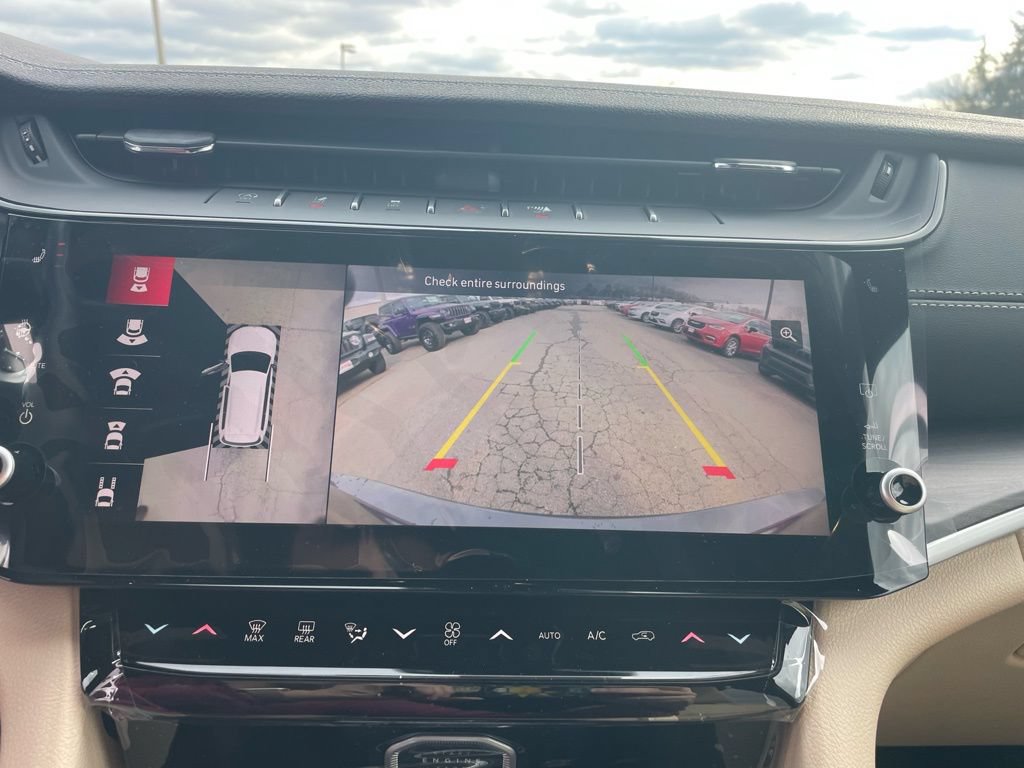 New 2026 Jeep Grand Cherokee L Limited w/ Luxury Tech Group II AWD/4WD image 7