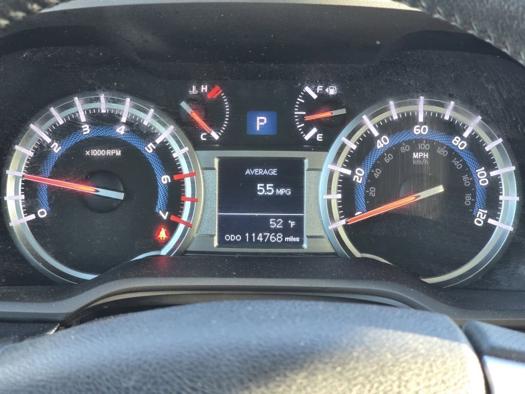 Used 2018 Toyota 4Runner SR5 AWD/4WD image 12