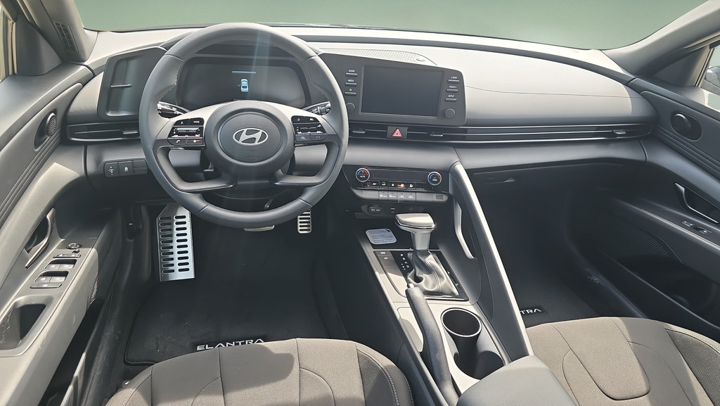 New 2026 Hyundai Elantra Sport FWD image 18