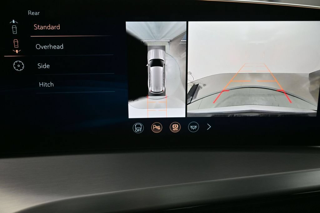 Certified 2026 Cadillac Vistiq Platinum w/ LPO, Floor Liner Package AWD/4WD image 20
