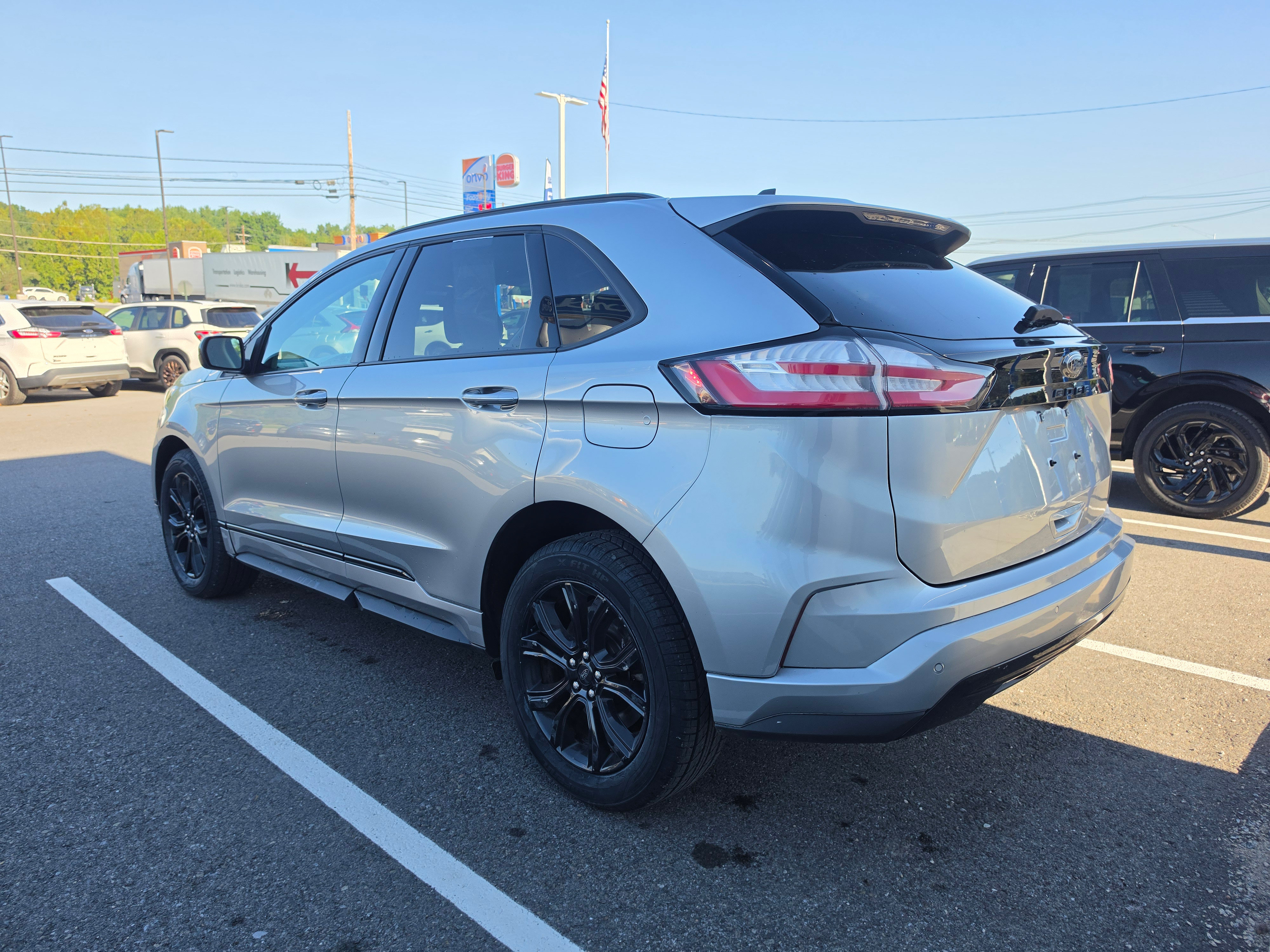 Used 2024 Ford Edge SE w/ Black Appearance Package AWD/4WD image 6
