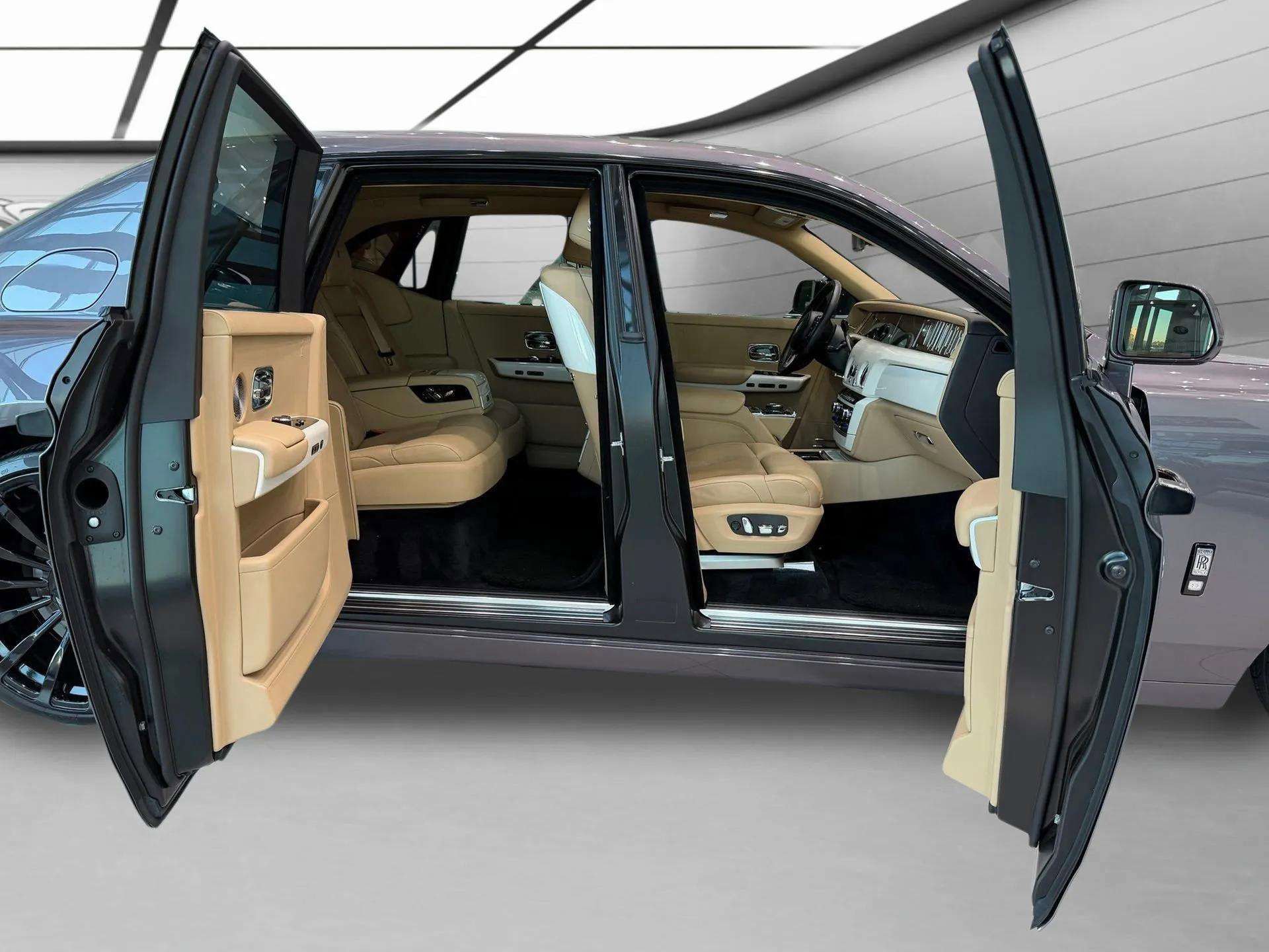 Used 2019 Rolls-Royce Phantom Sedan image 30