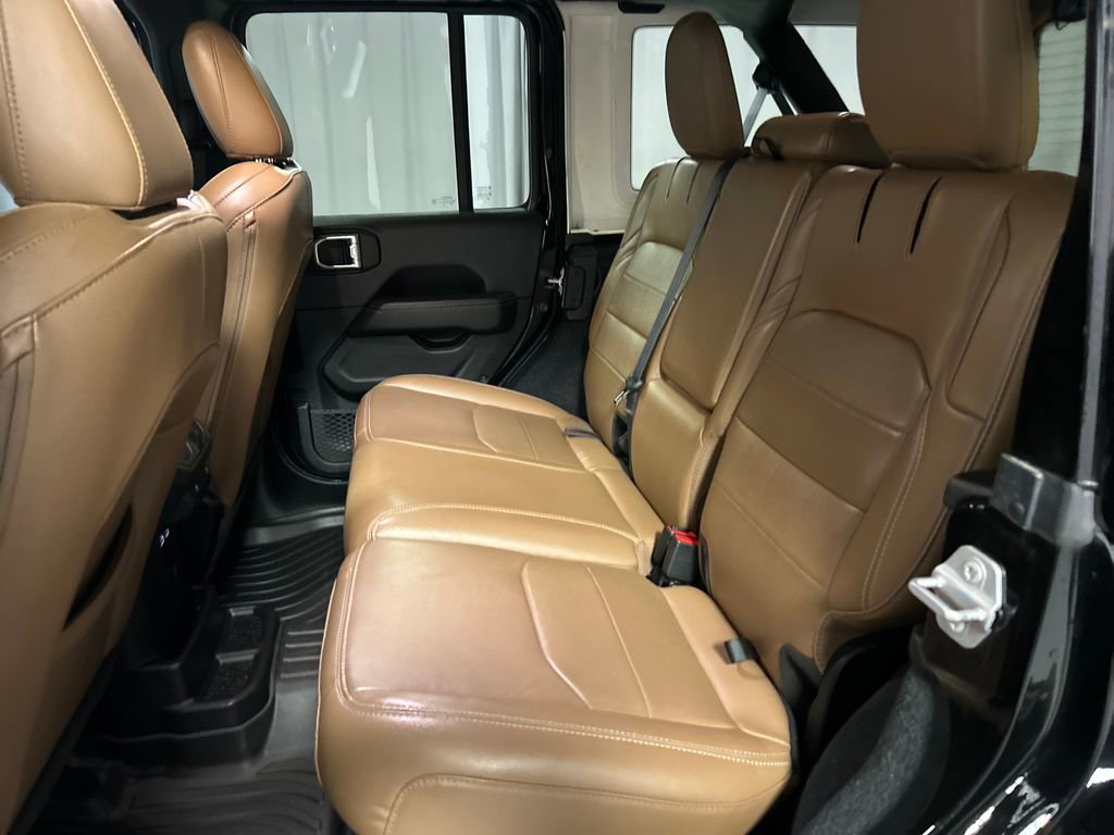 Used 2022 Jeep Wrangler Unlimited Sahara w/ Cold Weather Group AWD/4WD image 23