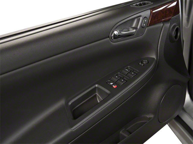 Used 2010 Chevrolet Impala LT w/ Luxury Edition Package FWD image 11