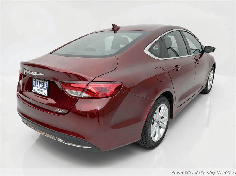Used 2016 Chrysler 200 Limited w/ Anniversary Edition FWD image 5