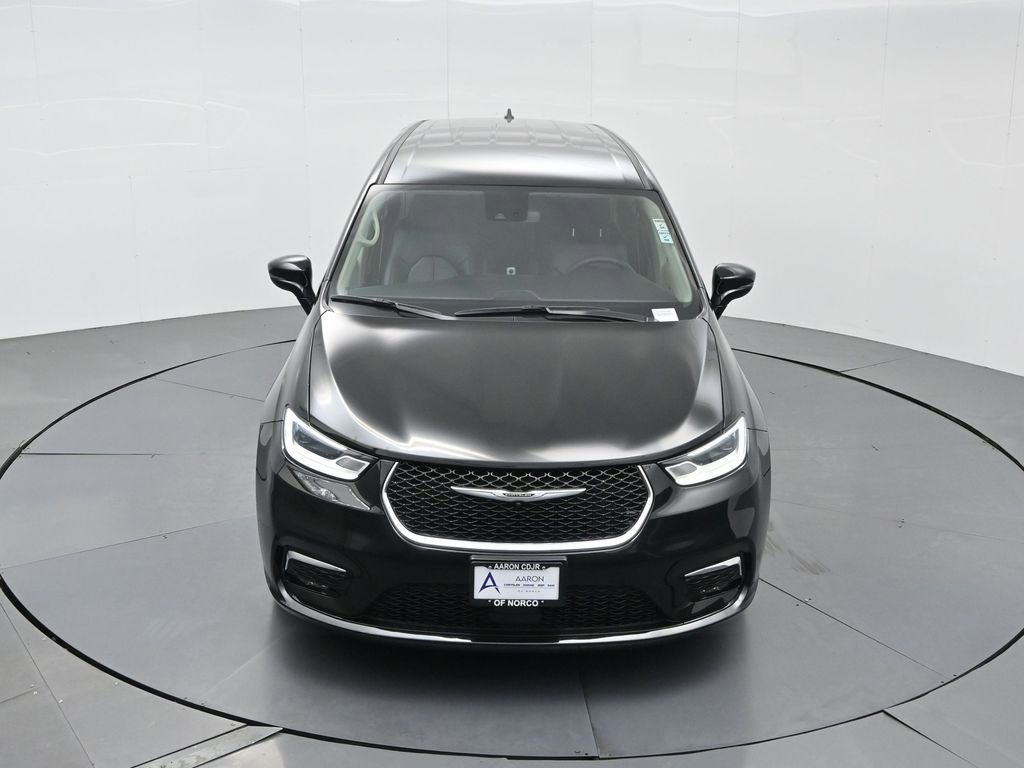 Used 2024 Chrysler Pacifica Touring-L image 54