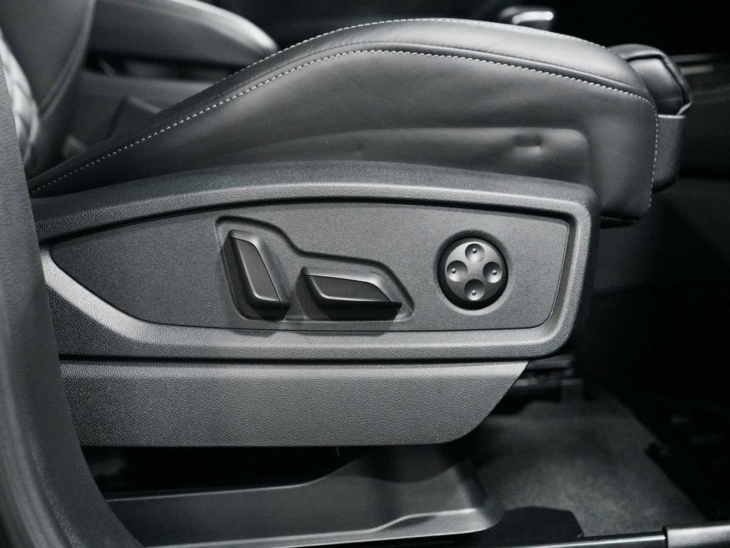 Used 2023 Audi SQ5 Premium Plus w/ Premium Plus Package image 38