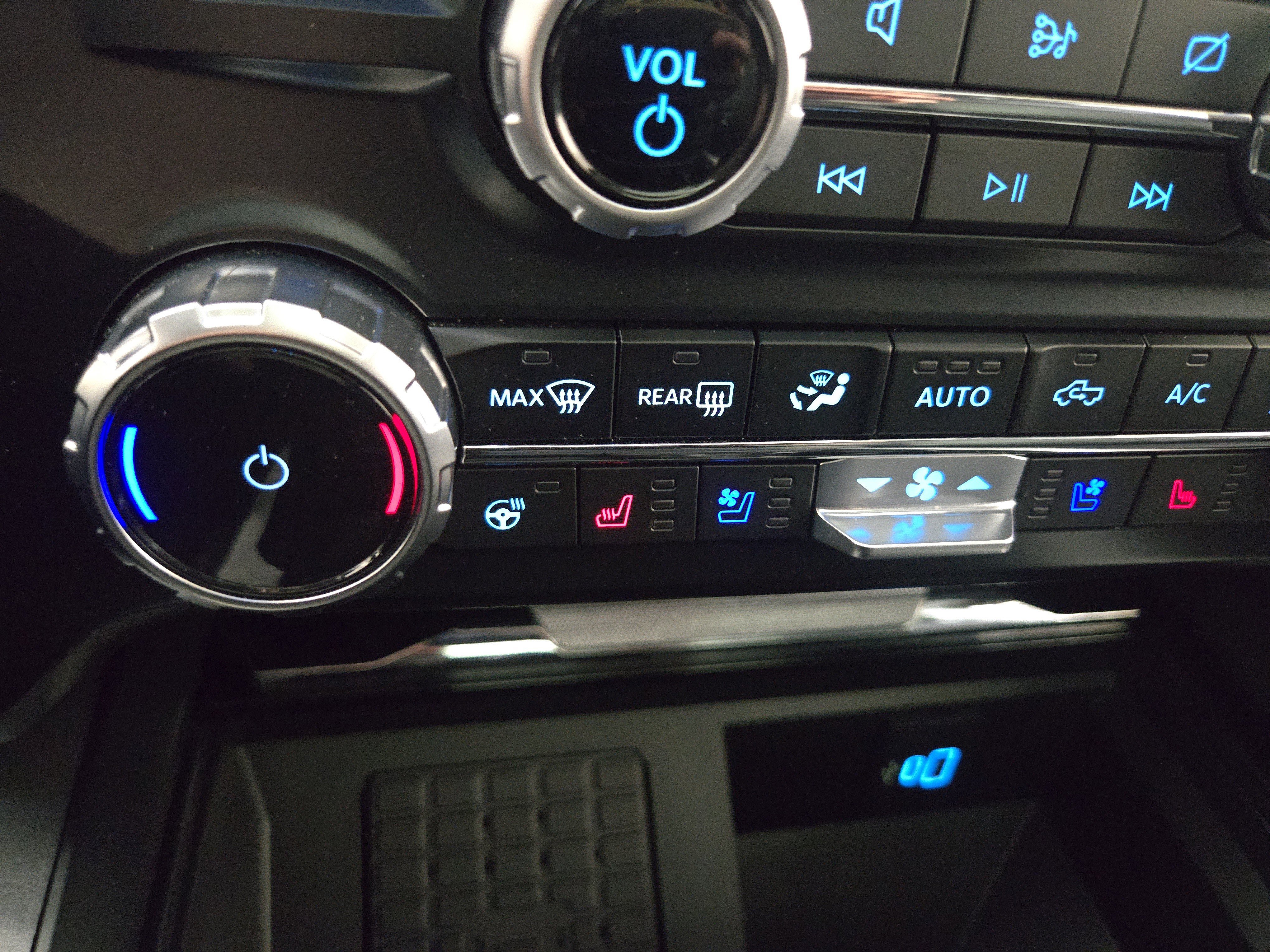 Used 2023 Ford F250 Lariat w/ Lariat Ultimate Package image 28