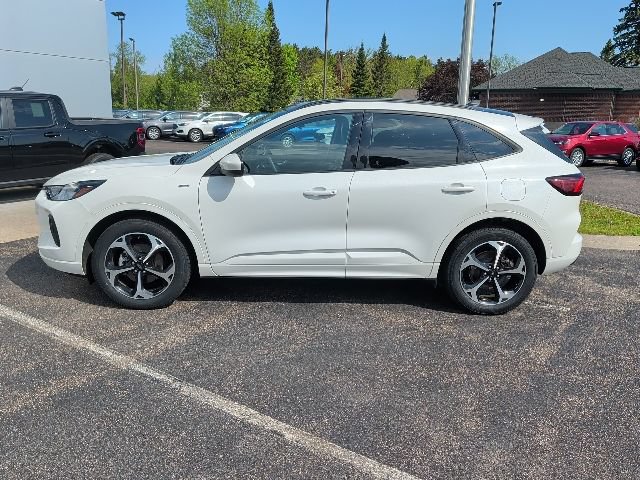 Certified 2023 Ford Escape ST-Line Select w/ Tech Pack #2 AWD/4WD image 4
