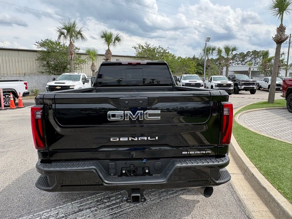 Used 2024 GMC Sierra 3500 Denali Ultimate AWD/4WD image 5