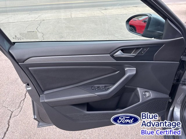 Used 2024 Volkswagen Jetta SE image 14