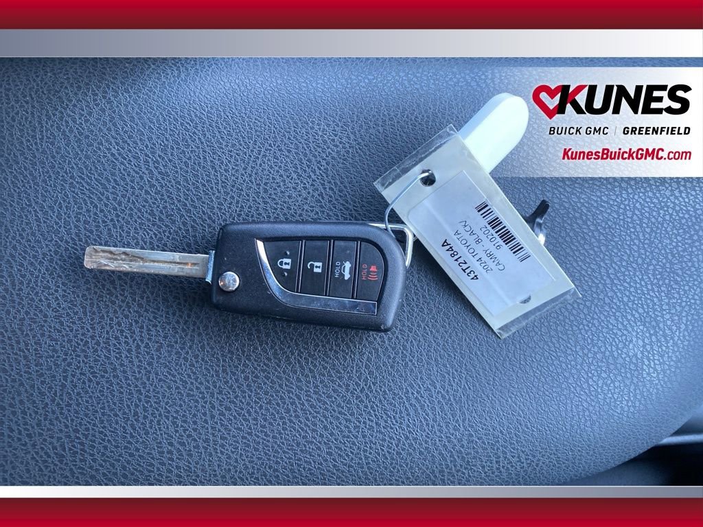 Used 2024 Toyota Camry SE image 40