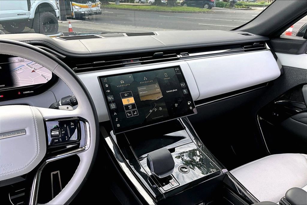 Used 2025 Land Rover Range Rover Sport Dynamic SE image 6
