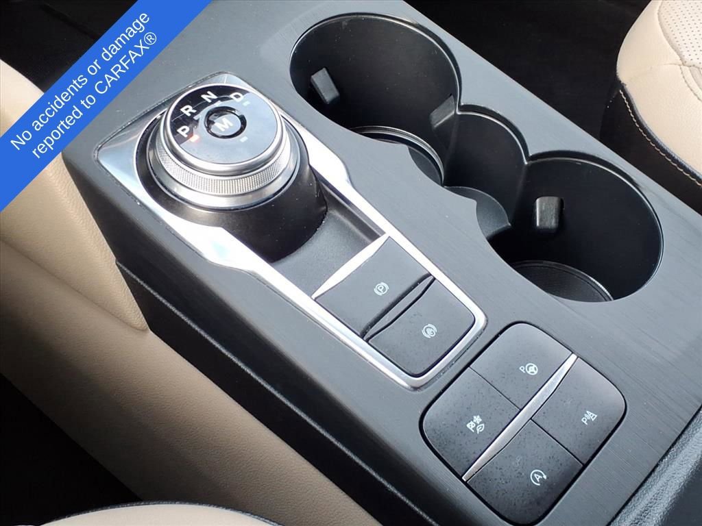 Used 2020 Ford Escape Titanium image 29