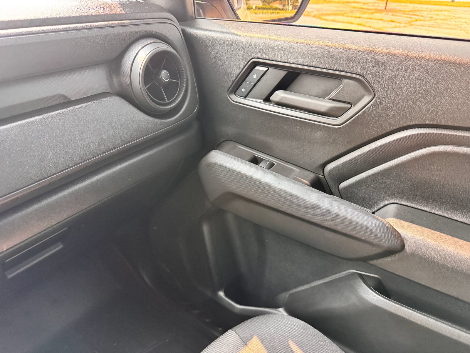 Used 2024 Chevrolet Colorado Trail Boss w/ Technology Package AWD/4WD image 23