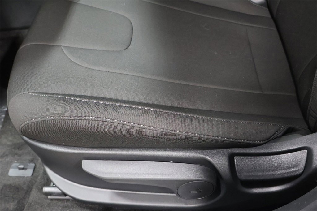 Used 2025 Hyundai Elantra Sport image 8