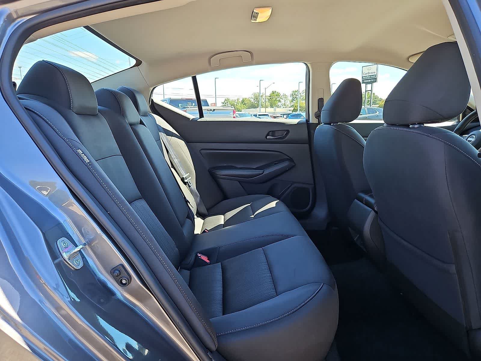 Used 2024 Nissan Altima 2.5 SV FWD image 30