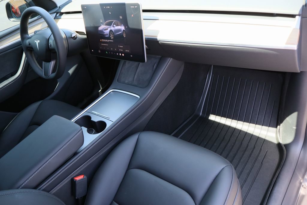Used 2023 Tesla Model Y Long Range image 26
