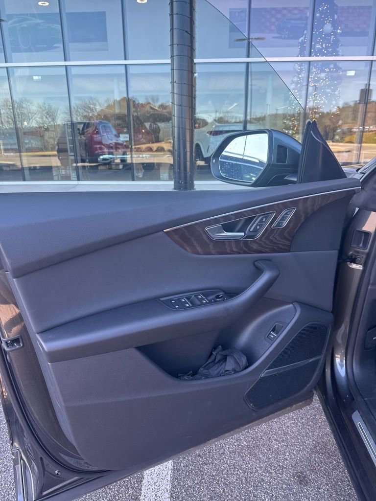 Used 2021 Audi Q8 Premium Plus w/ Premium Plus Package image 6