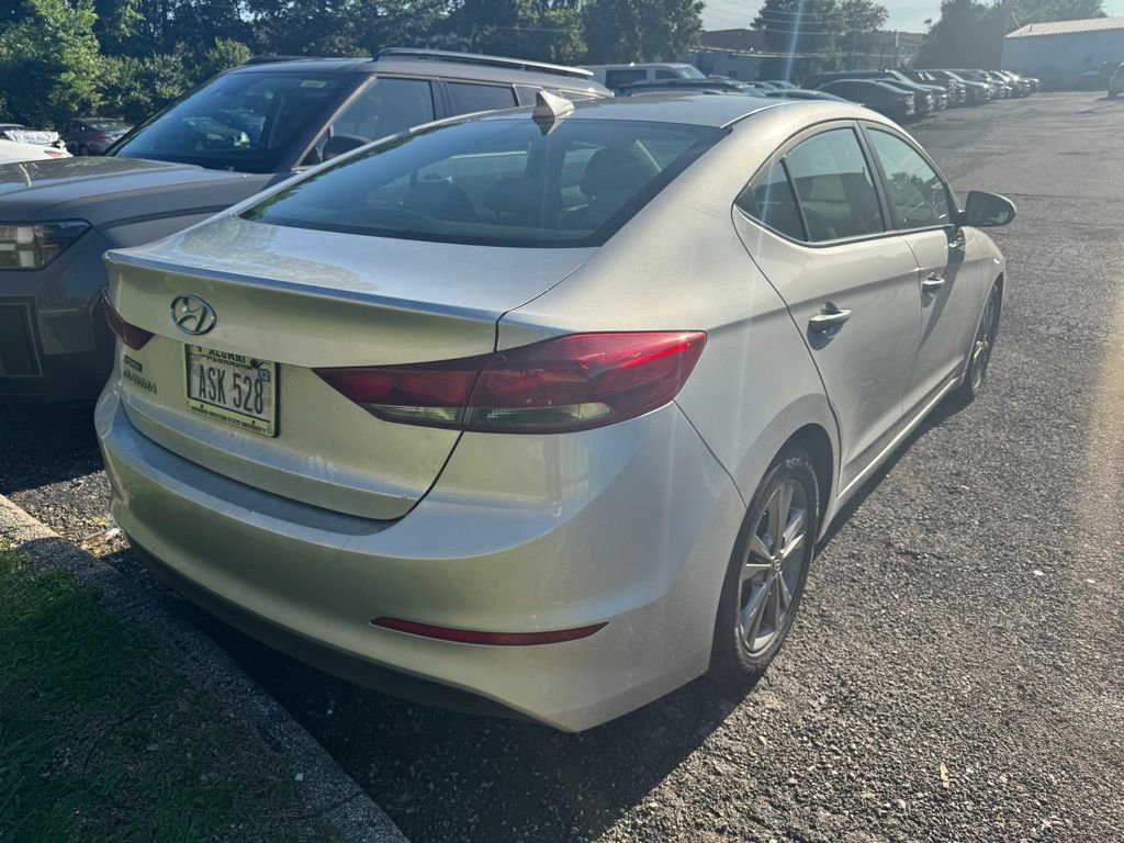 Used 2017 Hyundai Elantra SE w/ SE A/T Tech Package 03 FWD image 4