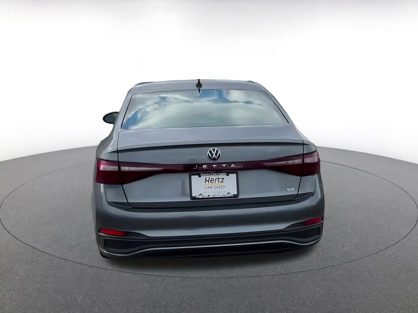 Used 2025 Volkswagen Jetta SE image 12