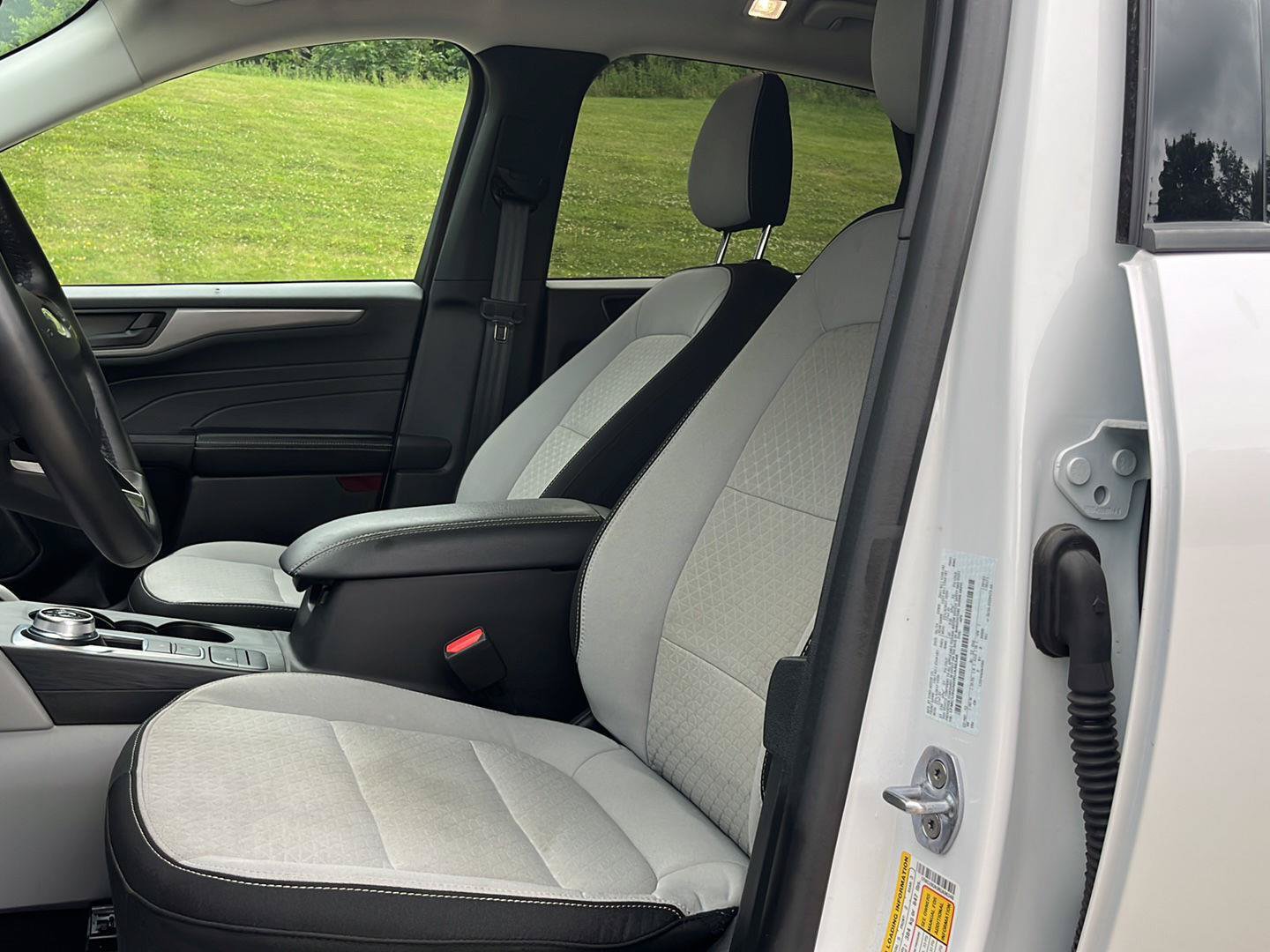 Used 2024 Ford Escape Active AWD/4WD image 15