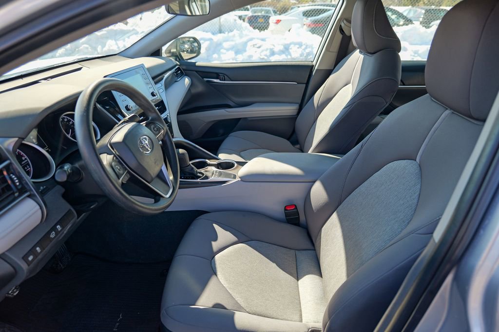 Used 2022 Toyota Camry LE w/ Carpet Mat Package (TMS) FWD image 20