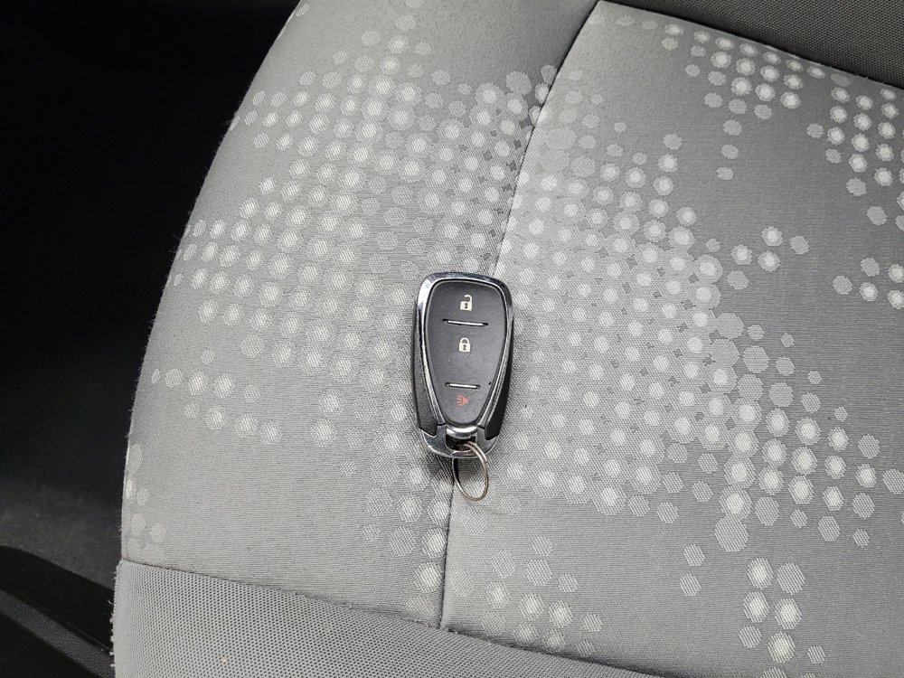 Used 2020 Chevrolet Sonic LT image 32