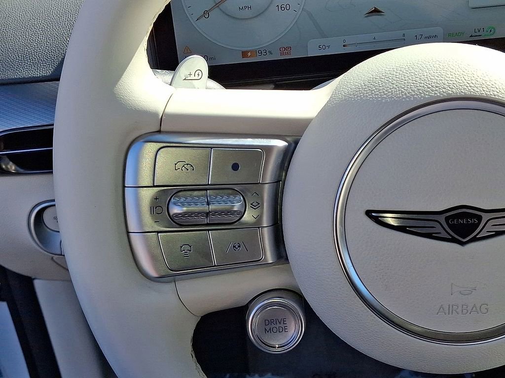 Used 2025 Genesis GV60 RWD image 17