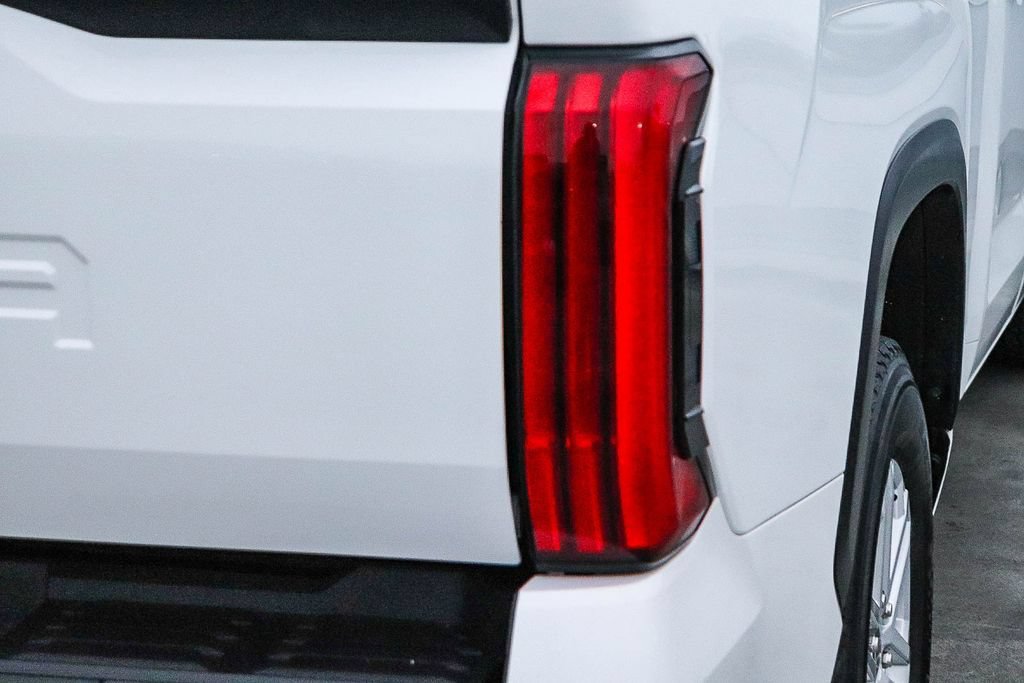 Used 2022 Toyota Tundra SR5 w/ SR5 Convenience Package RWD image 10