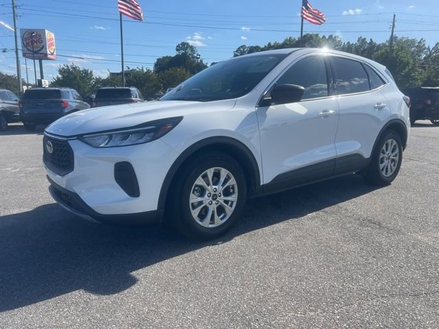 Used 2023 Ford Escape Active w/ Tech Pack #1 FWD image 3