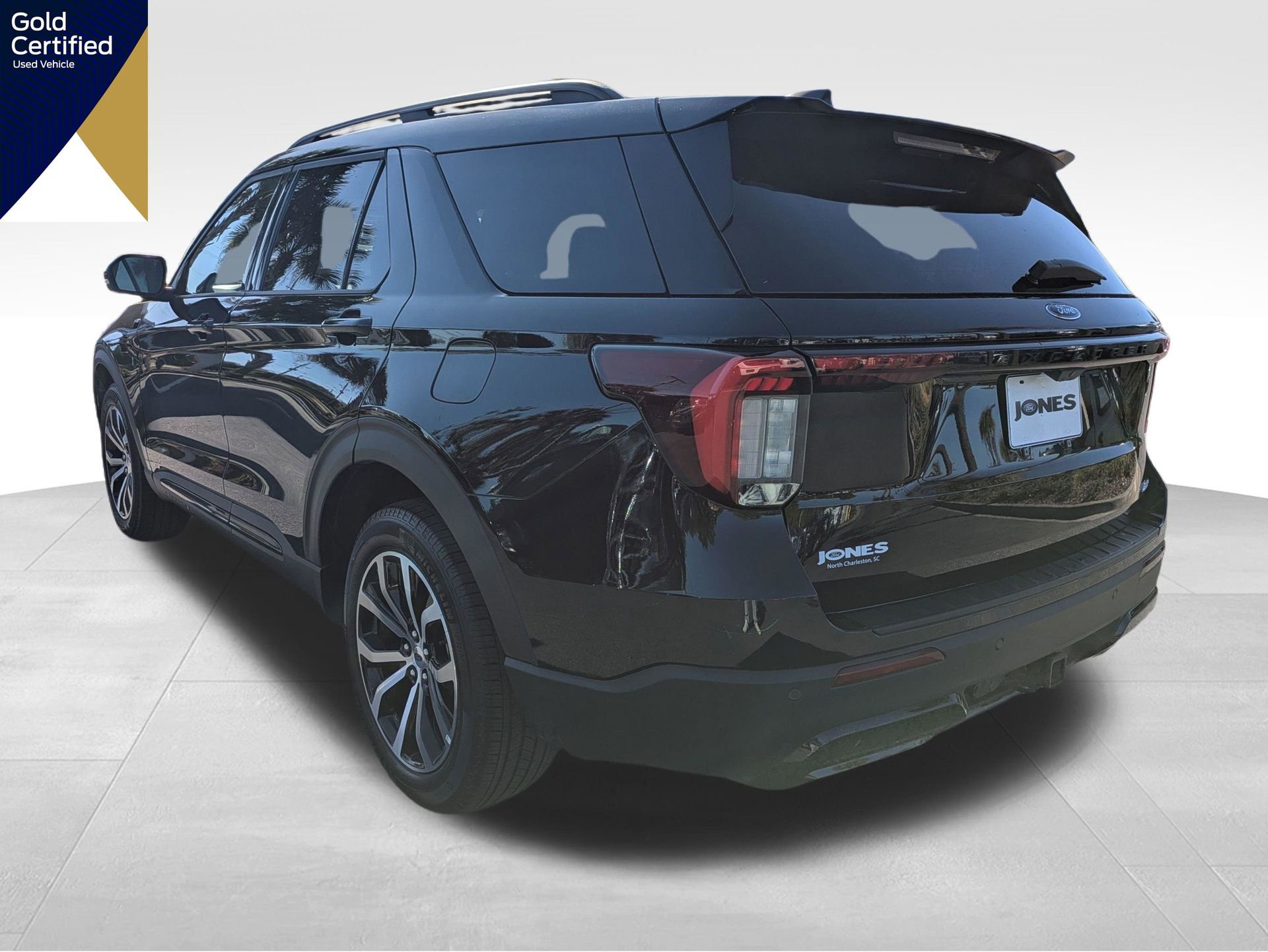 Certified 2025 Ford Explorer ST-Line AWD/4WD image 9