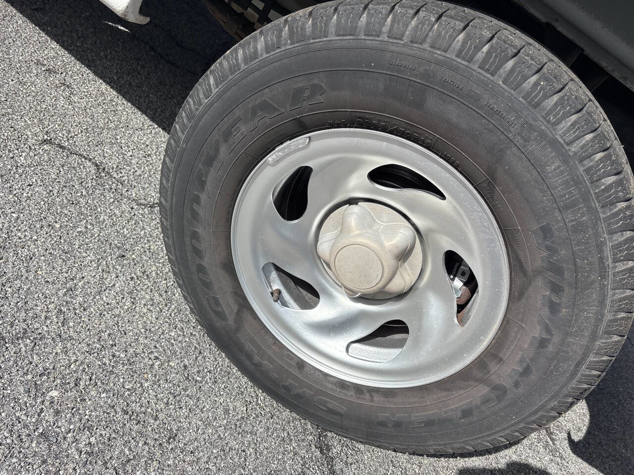 Used 2001 Ford F150 XL image 17