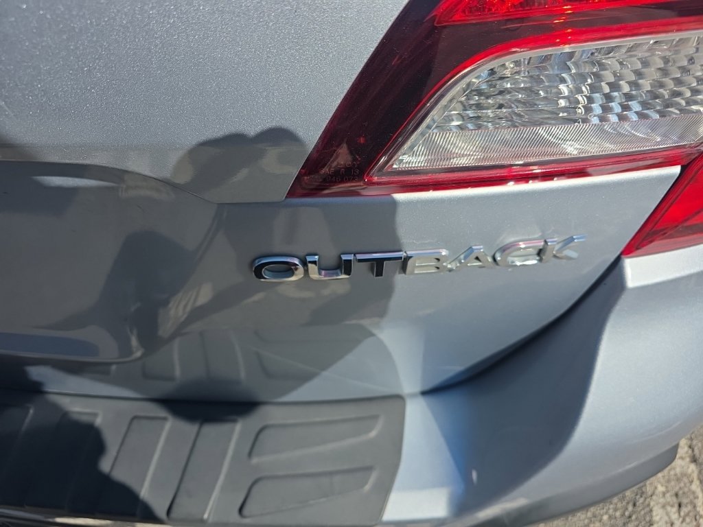 Used 2018 Subaru Outback 2.5i Premium AWD/4WD image 8