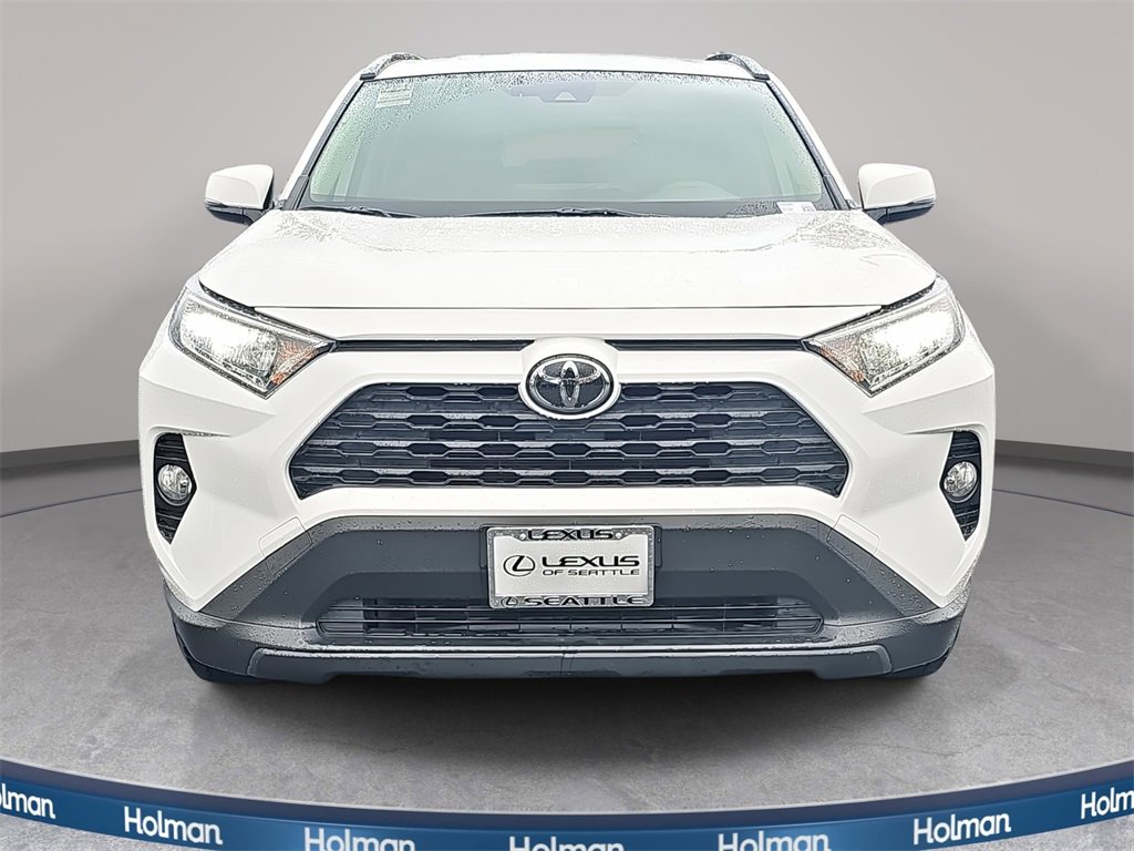 Used 2020 Toyota RAV4 XLE image 2
