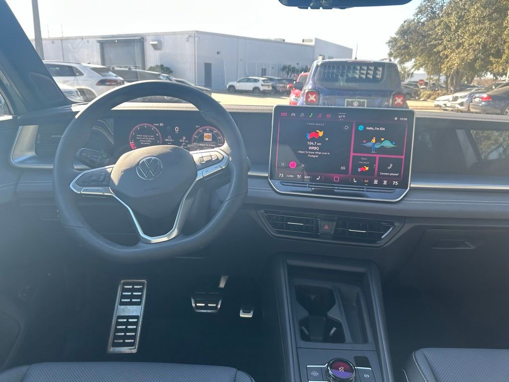 Certified 2025 Volkswagen Tiguan SE R-Line image 51